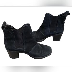 UGG Hazel Boot Green Suede Size 9